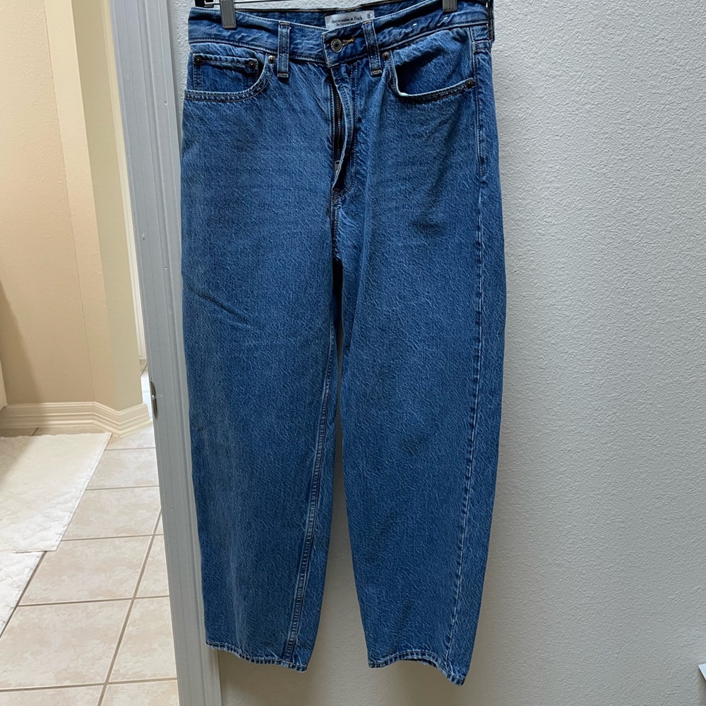 Abercrombie Blue Tapered Loose High Rise Women's Jeans